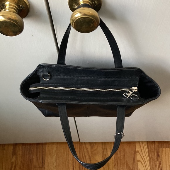 Authentic Coach Handbag. - Picture 3 of 11